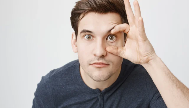İNSOMNİA 107 funny guy widen eye scan it 176420 19605